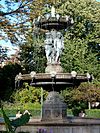 Fontaine Carré Marigny Paris 8e.jpg