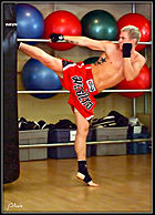 Muay Thai High kick.jpg