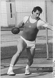 Bundesarchiv Bild 183-1988-0914-300, Jürgen Schult.jpg