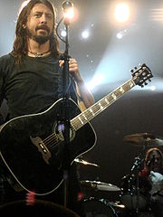 Dave Grohl 2008.jpg