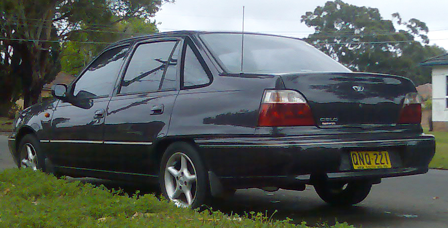 1995-1997_Daewoo_Cielo_sedan_03.jpg