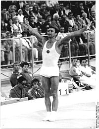 Bundesarchiv Bild 183-L0902-202, Gerätefinale XX. Olympiade, München.jpg