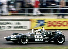 Photo de Piers Courage pilotant une Brabham.