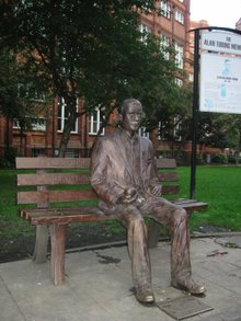 Statue au mémorial Alan Turing de Manchester