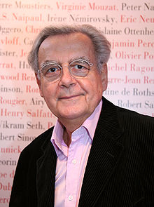 Bernard Pivot au Salon du livre de Paris en mars 2009.