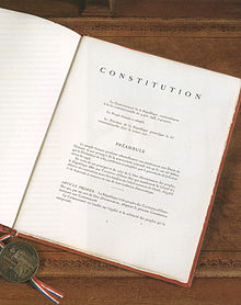 La Constitution française scellée