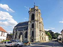L'église de la Nativité-de-la-Vierge ou Notre-Dame.