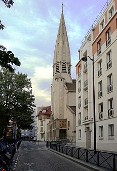 P1030457 Paris XV rue Dupleix église Saint-Léon rwk.JPG