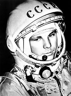 Youri Gagarine en scaphandre de cosmonaute