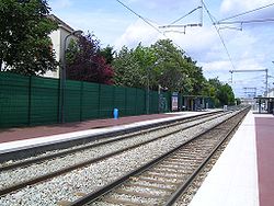 Livry Gargan tram train Abbaye2.jpg