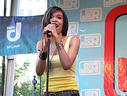 Michelle Williams on stage at J&R's Musicfest.jpg