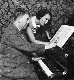 Schulhoff et la danseuse Milča Mayerová ~1931