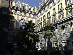 La façade du théâtre Augusteo de Naples