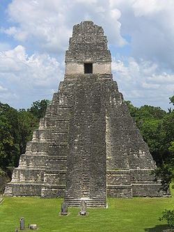 Temple I  de Tikal  (47 m de haut)[1].