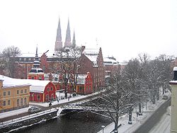 La rivière Fyris en hiver dans le centre d'Uppsala