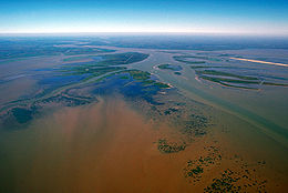 Le delta de l'Atchafalaya sur le Golfe du Mexique. La vue est prise vers le nord-est.