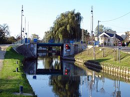 Canal de l'Ourcq à Claye-Souilly.