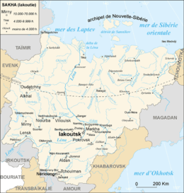 Au centre-nord de cette carte du Sakha, on peut voir l'Adytcha coulant du sud-est vers le nord-ouest en direction du fleuve Iana qu'elle rejoint 100 km au nord de la ville de Batagaï.