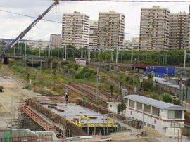 Zone d'implantation de la gareà l'est du pont de la rue d'Aubervilliers