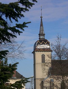 L'église de la Nativité de Notre Dame son clocher à l'impériale