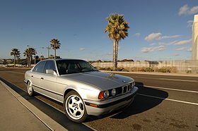 BMW E34 M5 Sedan 03.jpg