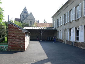L'école avec vue sur l'église