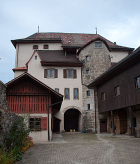 Vue du château d'Attalens, façade ouest.