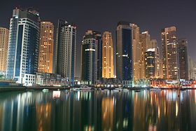 Dubaï Marina de nuit