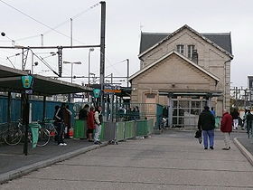 La gare d'Épinay - Villetaneuse vue depuis la gare routière RATP