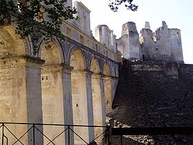 Vue des ruines du château de Fère.