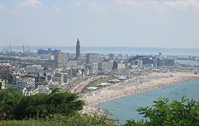 Le Havre : la plage, la ville et le port.
