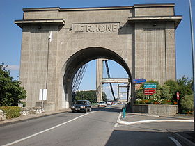 Entrée du pont sur le Rhône, direction Montélimar