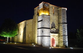 L'Église de Saint-Benoist, illuminée.