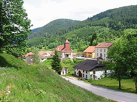 Le centre du village : église et mairie