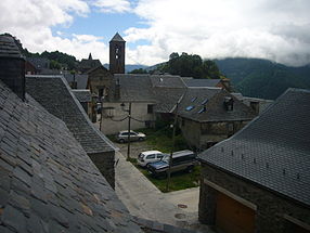 Vilamòs et clocher roman de l'église Santa Maria