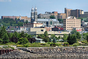 Centre-ville de l'arrondissement Chicoutimi (partie Est)Arrondissement Chicoutimi (en jaune), dans la ville de Saguenay, ainsi que ses trois secteurs.Carte du noyau urbain de l'arrondissement Chicoutimi