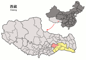 Localisation du xian de Gongbo'gyamda (en rose) dans la préfecture de Nyingchi (en jaune)