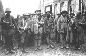 Prisioneiros ingleses portugueses 09 04 1918.jpg