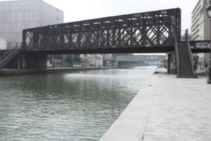 Railroad Bridge Bassin de la Villette Paris FRA 001.jpg