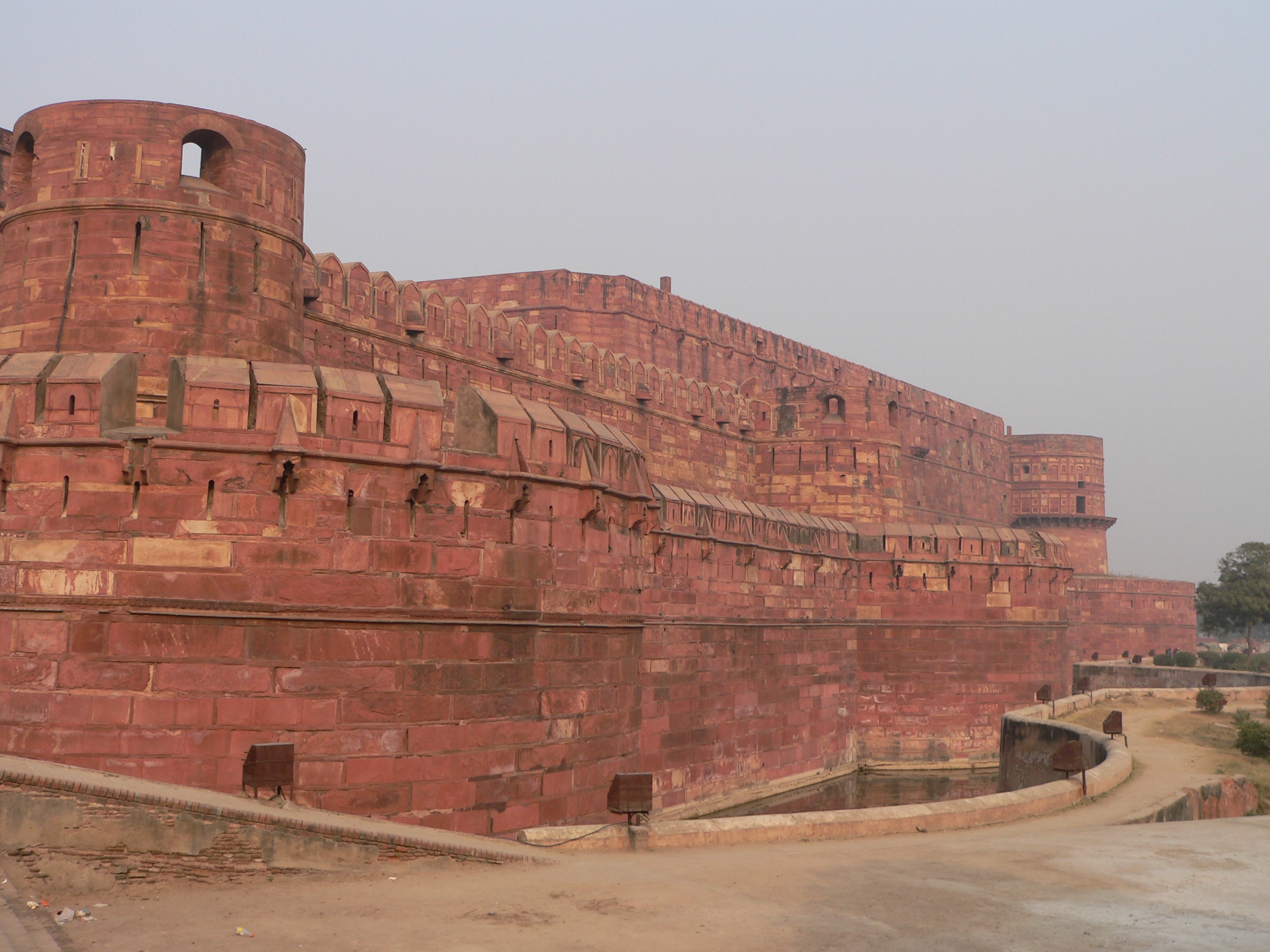 Agra_Fort_Rempart.jpg
