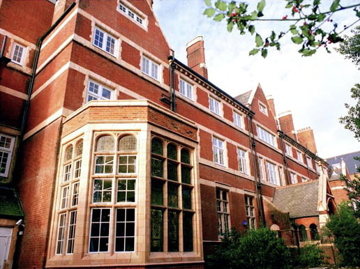 В Британии инспекторы закрыли мусульманскую школу Escp-London