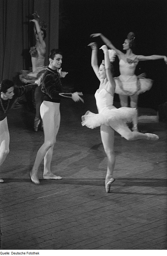 Maitres De Ballet [1943]