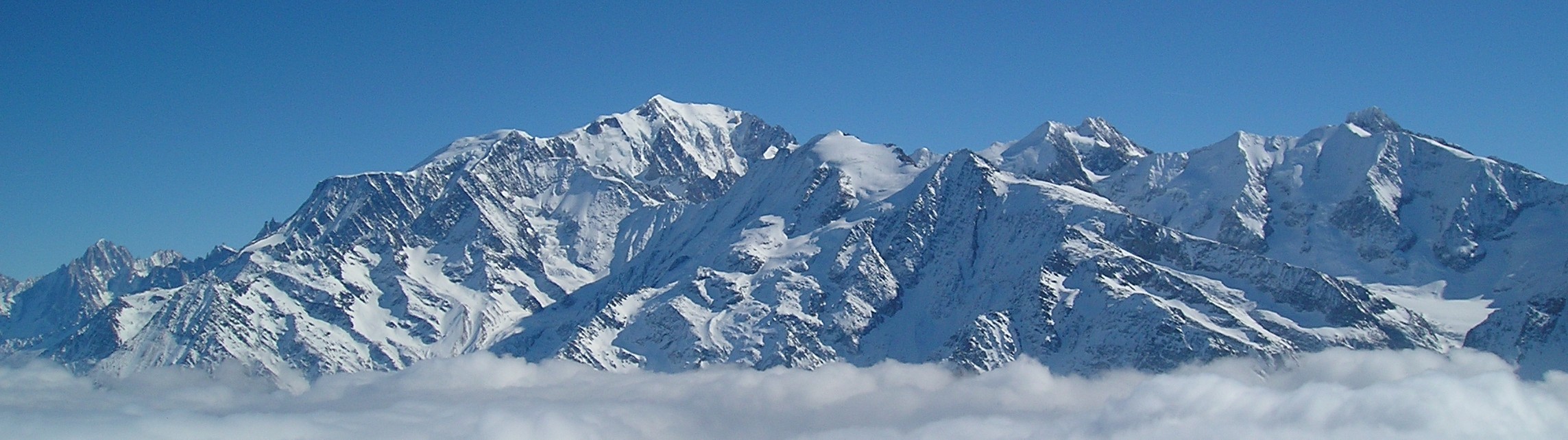 http://fr.academic.ru/pictures/frwiki/77/Massif_du_Mont-Blanc_(hiver_panoramique).jpg