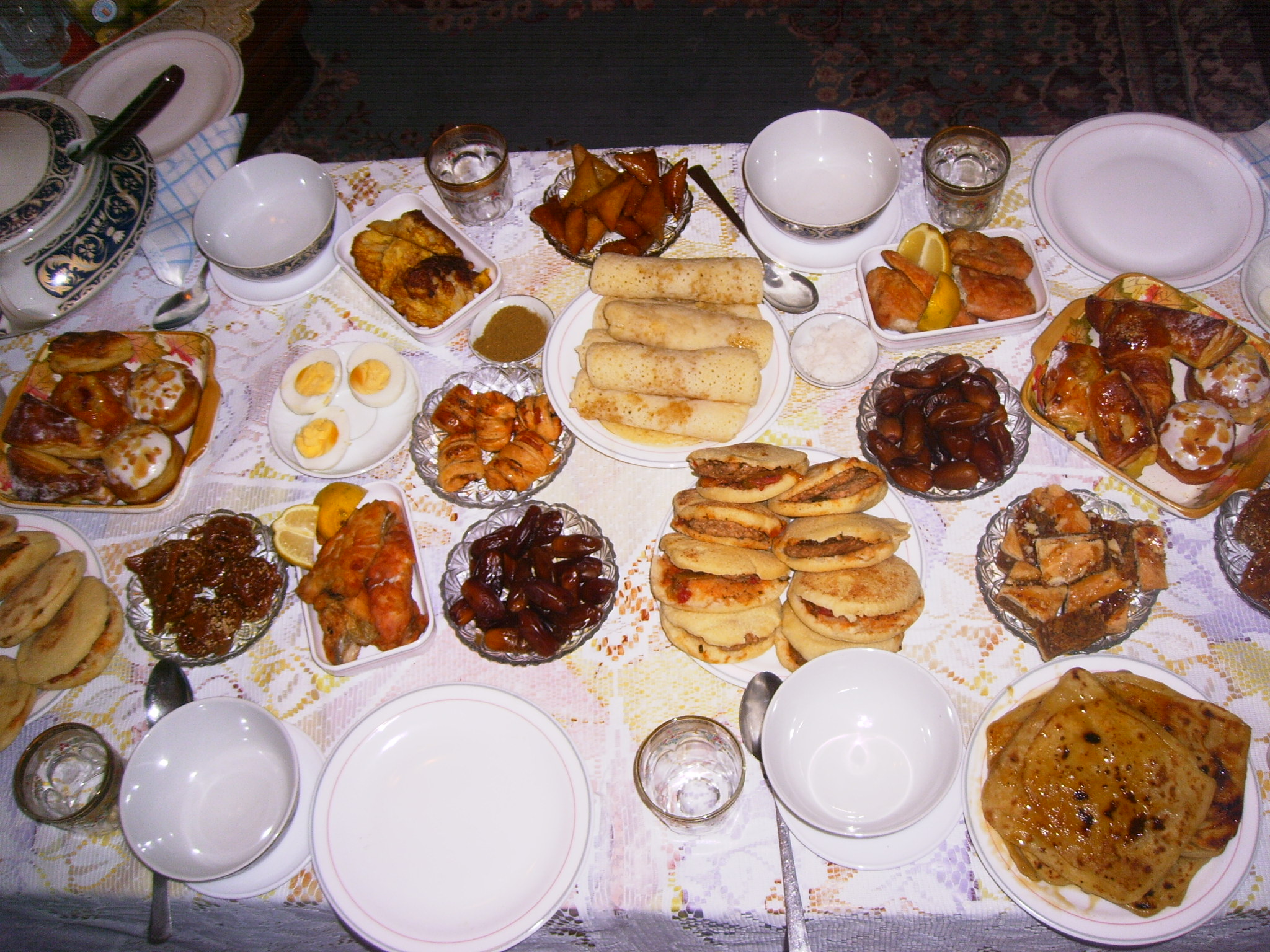 http://fr.academic.ru/pictures/frwiki/84/Traditional-ramadan-meal.JPG