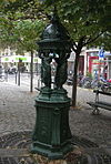 Fontaine Wallace, Place du général Beuret, Paris.JPG