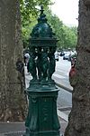 Fontaine Wallace 89-91 boulevard Richard-Lenoir.jpg