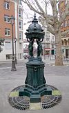P1010029 Paris XX Place Octave Chanute fontaine Wallace reductwk.JPG