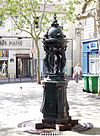P1020028 Paris II square rues St-Spire-St-Foy-Alexandrie Fontaine Wallace reductwk.JPG
