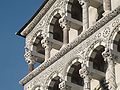 Duomo Lucca - détails galerie aveugle en façade 2.jpg