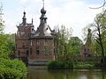 Kasteel ooidonk sideview.JPG